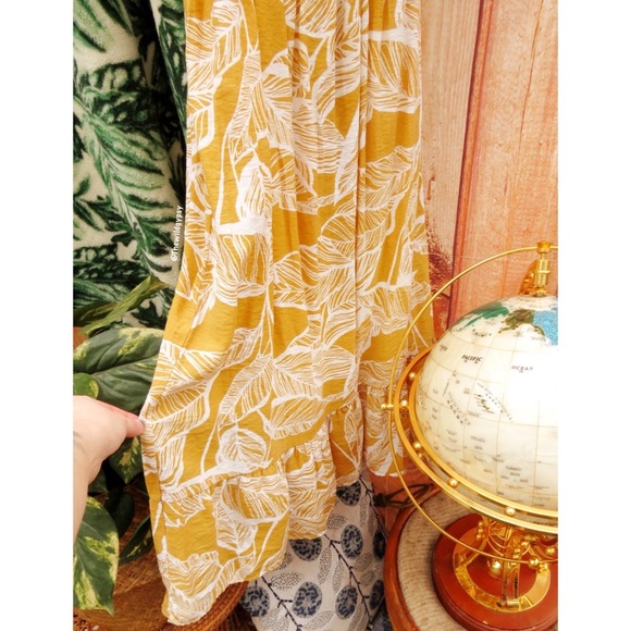 Mustard yellow tropical floral ruffled midi dress 🍃 - Picture 4 of 5